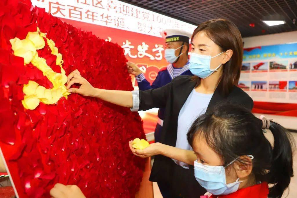 逃离棕榈树森林