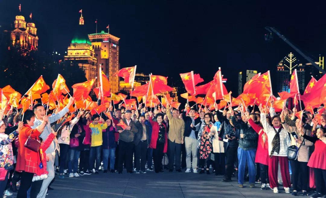 你们恋爱会发朋友圈吗？谈恋爱一定要发朋友圈公开吗？游戏画面
